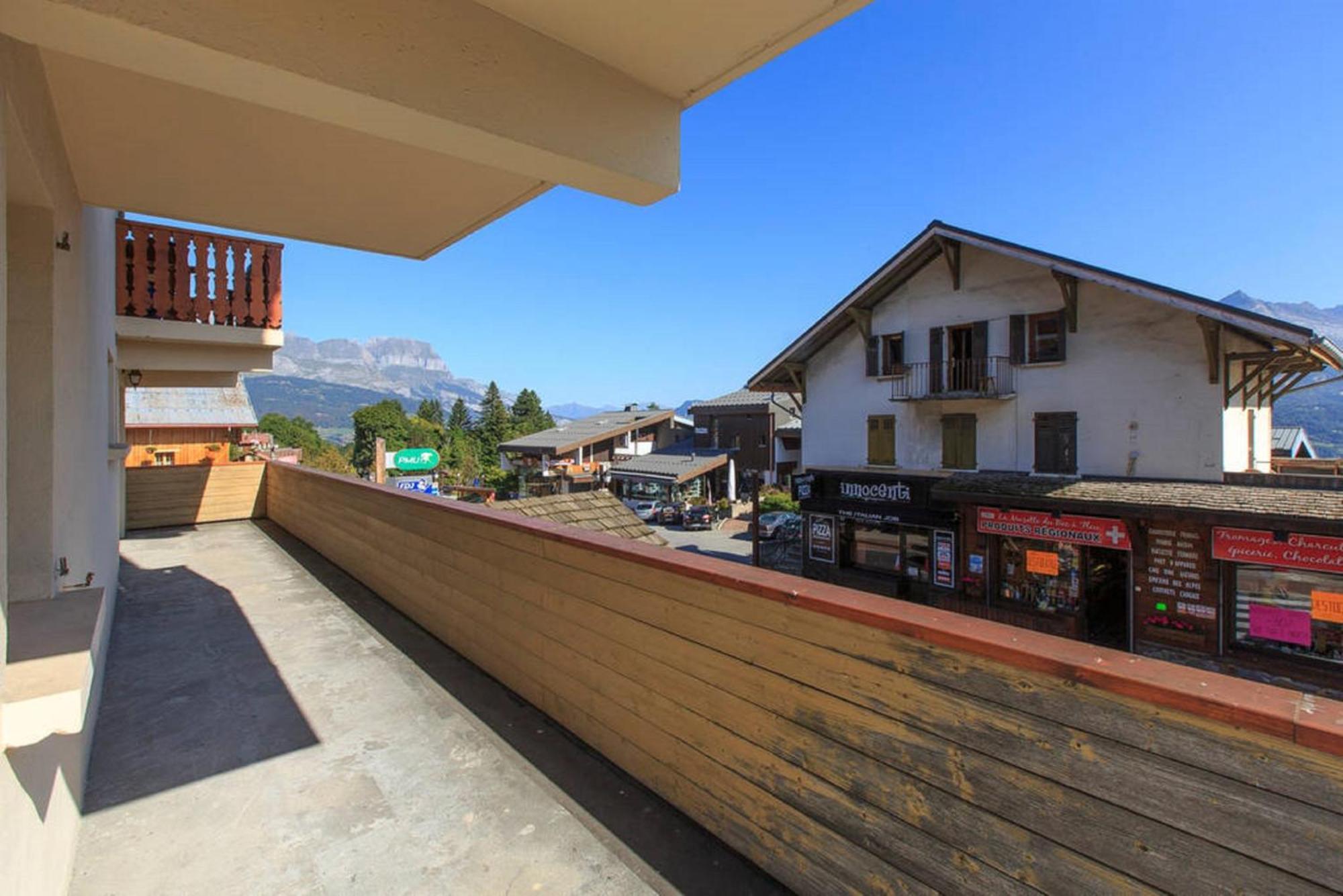 Les Aiguilles De Warens Aparthotel Combloux Kültér fotó