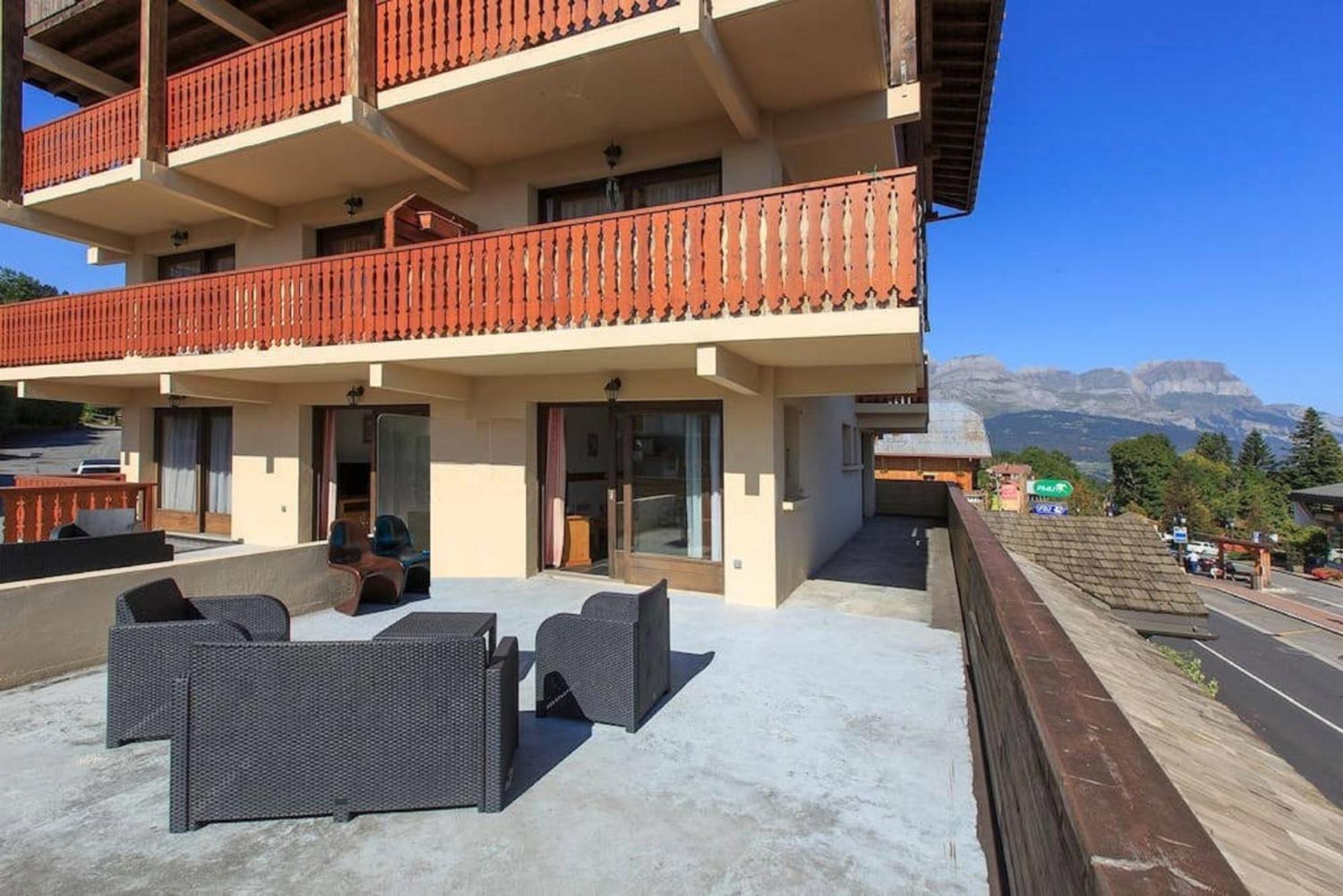 Les Aiguilles De Warens Aparthotel Combloux Kültér fotó